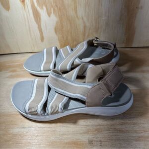 Clarks Beige and Gray Strappy Sandals Women’s Size 9